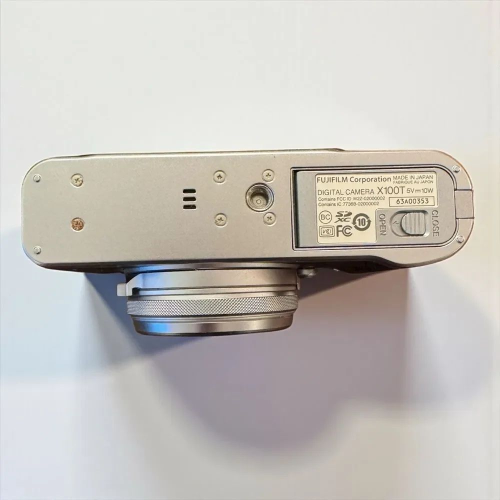 Fujifilm X100T 16 MP Digital Camera and Accessories - Picture 8 of 15